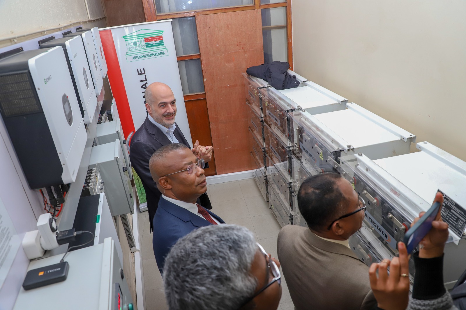 Renforcement des liens entre Madagascar et l'Inde : Inauguration du système solaire hybride au Palais de Tsimbazaza