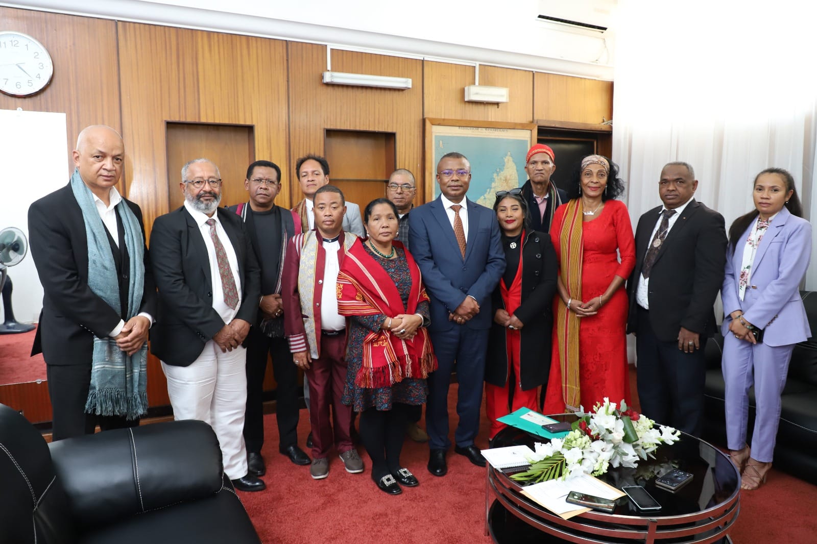 Visite de courtoisie de la communauté royale de Madagascar au nouveau Président de l'Assemblée nationale