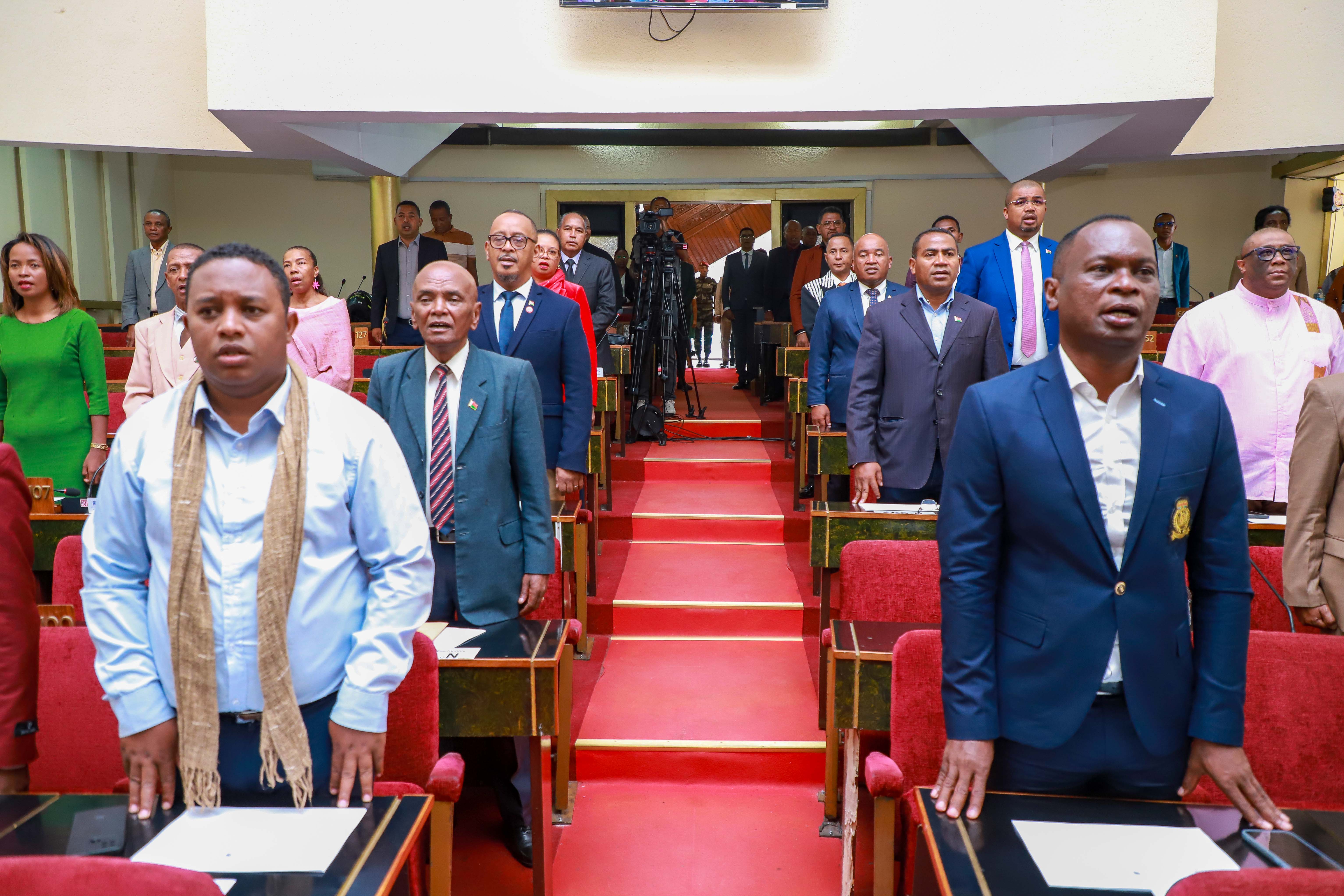 Clôture de la deuxième session ordinaire de l’Assemblée nationale : réalisations et vœux