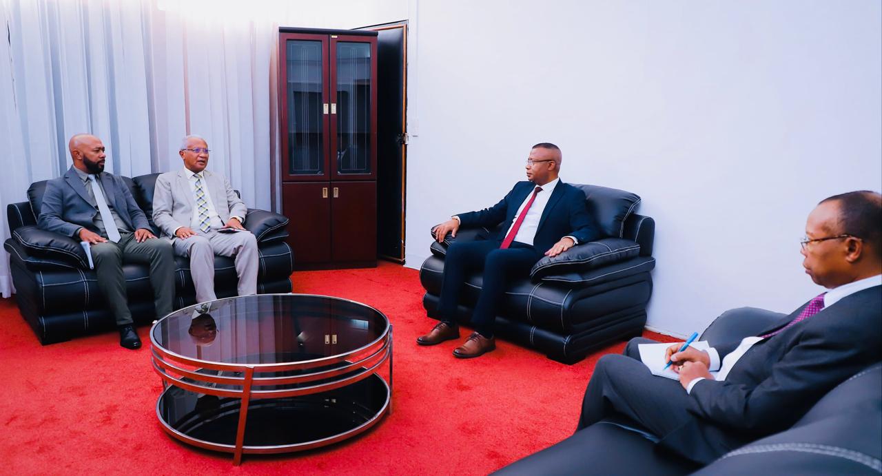 Le nouveau Président du CSI en visite de courtoisie au Président de l’Assemblée nationale