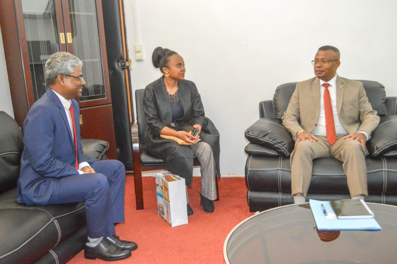 Le Président de l’Assemblée nationale reçoit l’Ambassadeur de l’Inde en fin de mission