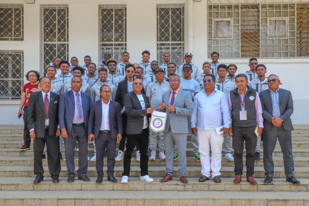 Le Président de l’Assemblée nationale reçoit le club ELGECO PLUS