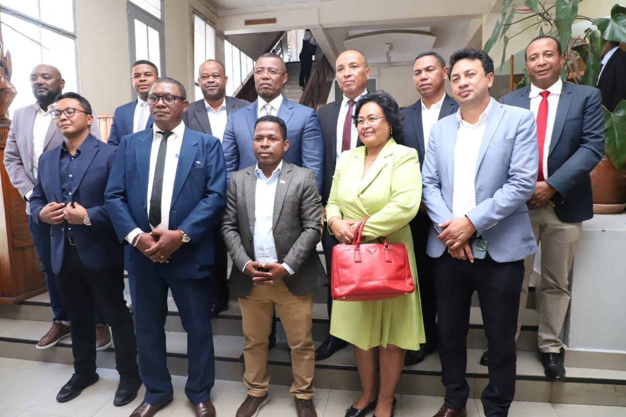 LUNDI 10 NOVEMBRE  2025